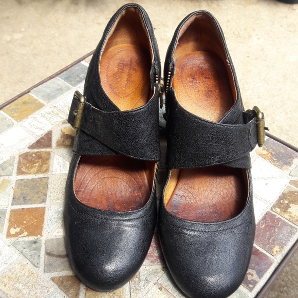 clarks indigo mary jane shoes